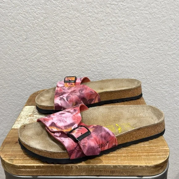 Birkenstock Rose Patterned Sandals - Picture 3 of 6